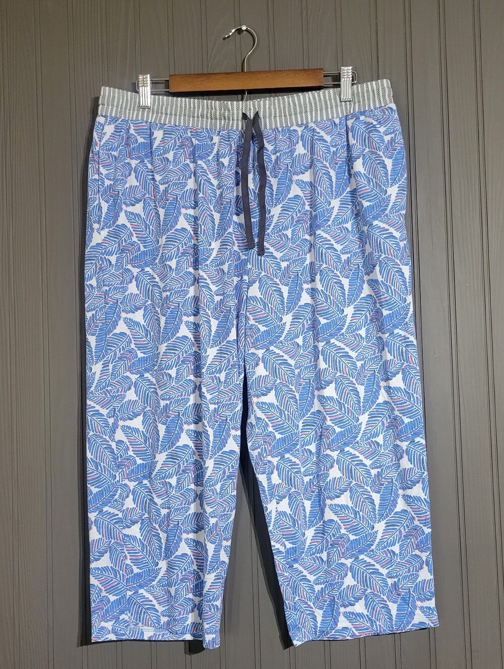 Cuddl Duds Capri Lounge Pants Leaf All-Over Print Elastic Blue Women's Large